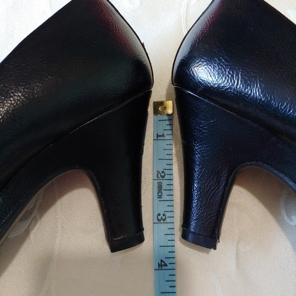 Aerosoles heel rest shoes - Picture 7 of 9